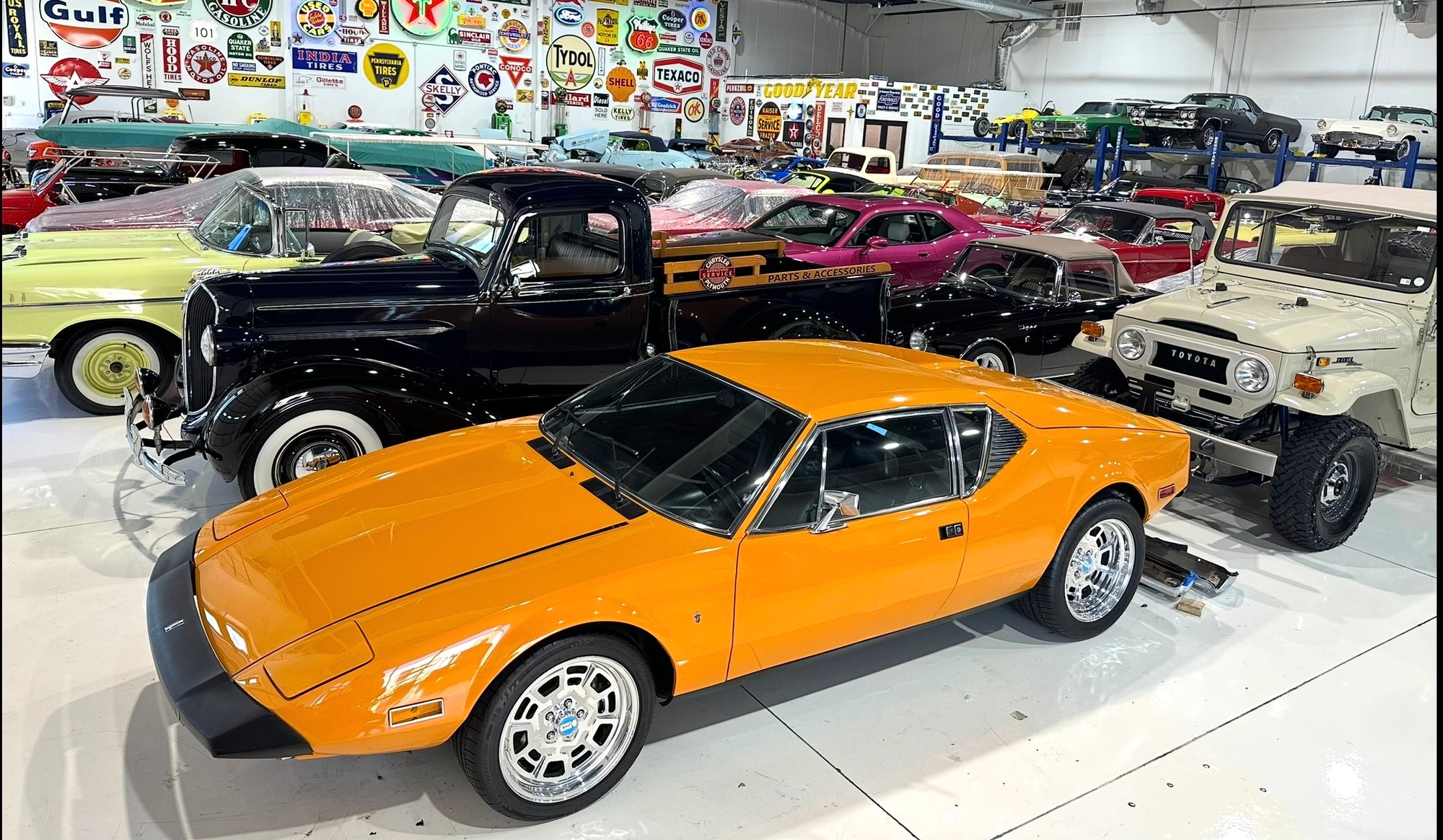 Showroom 1